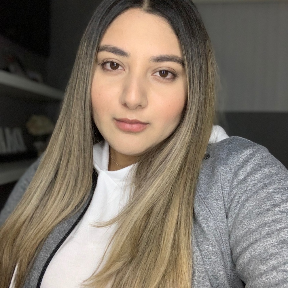 Meet your Posher, Daniela